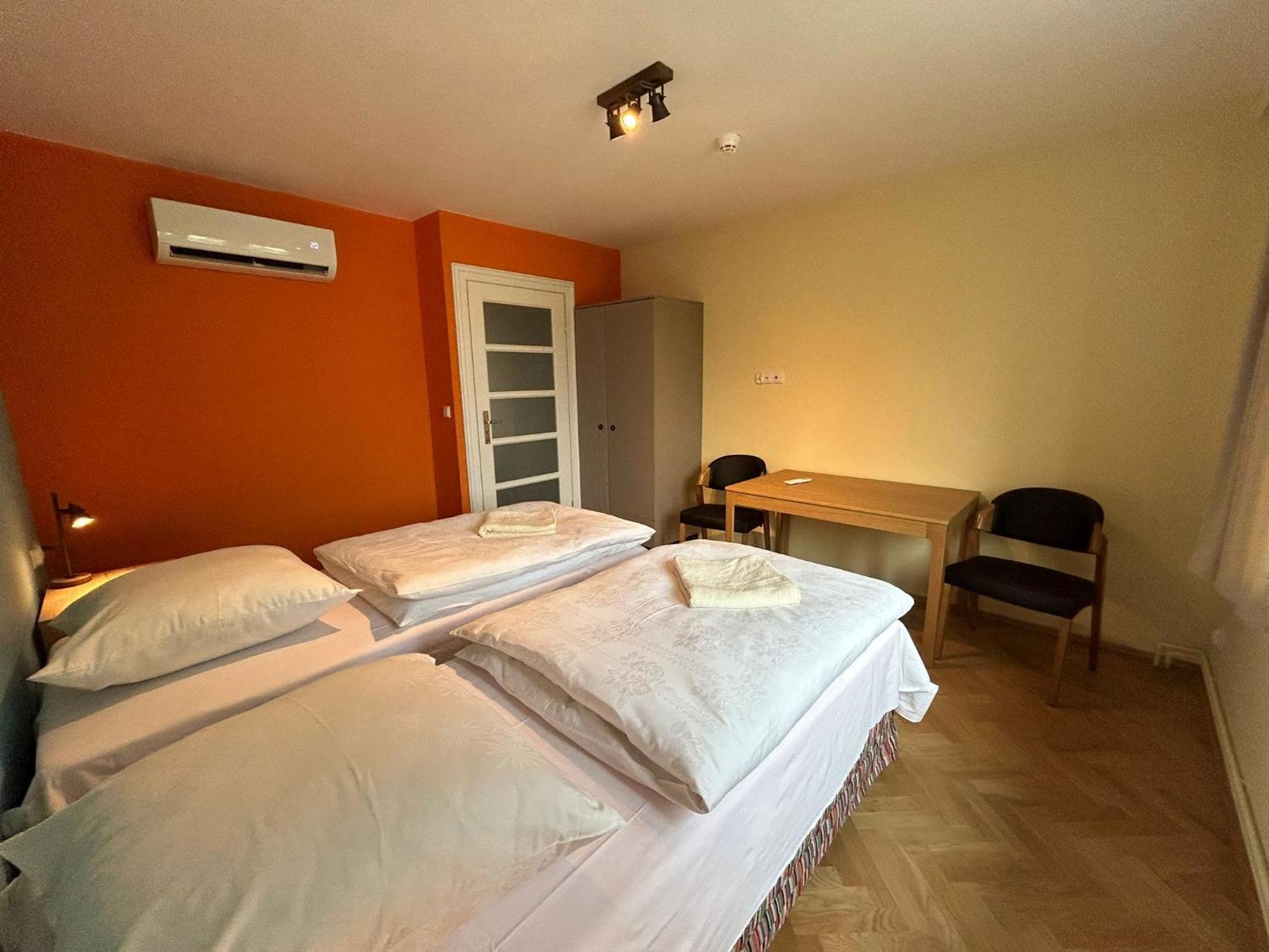 Cybulskiego Guest Rooms Krakow Bagian luar foto