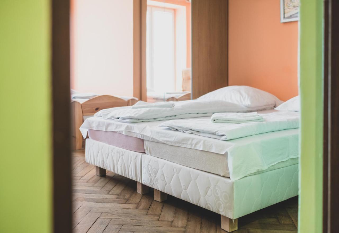 Cybulskiego Guest Rooms Krakow Bagian luar foto